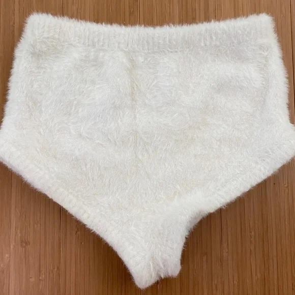 FOR LOVE & LEMONS FIONA CROP & SLEEP SHORTS - Picture 6 of 8